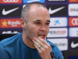 Mau Jadi Pelatih Barcelona, Iniesta?
