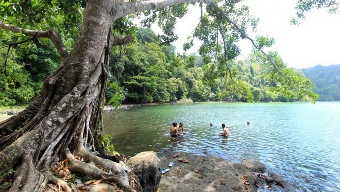 Danau Kastoba di Pulau Bawean