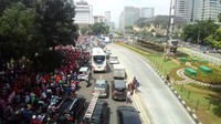 Sementara itu jalur Transjakarta tampak kosong. (Foto: Matius Alfons/detikcom)