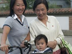 Potret Senyuman Menawan Warga Korea Utara