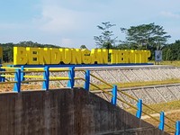 Jokowi Mau Tunda Proyek Infrastruktur, Proyek Strategis Jalan Terus