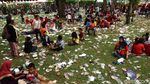 Waduh Sampah Berserakan di Monas