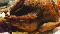 Siapa sangka ayah J lo jago masak. Kali ini ia membuat kalkun panggang yang menurut Jlo sempurna Foto: Instagram jlo