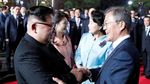 Pulang ke Korut, Begini Suasana Perpisahan Kim Jong-Un dan Moon