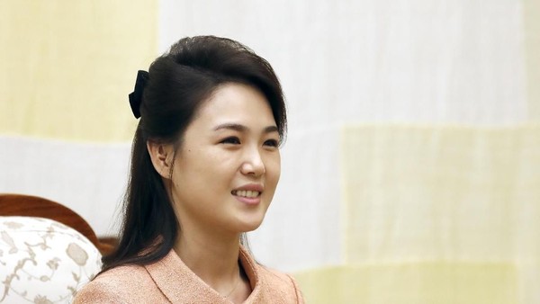 Transformasi Gaya Istri Kim Jong Un, Dulu Kuno Sekarang Cantik dan Kekinian