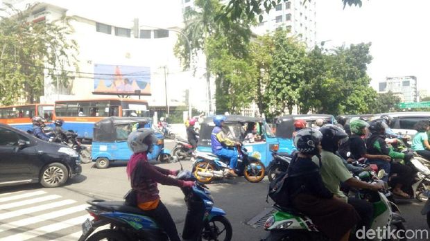  Ada Syuting '22 Menit', Lalin Sekitar Thamrin Macet