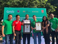 Hias Zebra Cross di Semarang, Grab Pecahkan Rekor