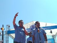 Kampanye Akbar, Yossi Irianto Rayakan Ultah Bersama Pendukungnya