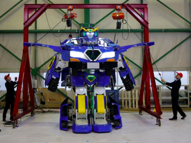 Penampakan Robot Transformers Bikinan Warga Jepang