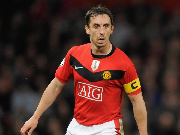 MANCHESTER, UNITED KINGDOM - NOVEMBER 03:  Gary Neville of Manchester United in action during the UEFA Champions League Group B match between Manchester United and CSKA Moscow at Old Trafford on November 3, 2009 in Manchester, England. (Photo by Michael Regan/Getty Images)