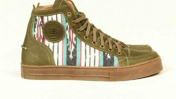 Mantan Pengamen Sukses Bisnis Sepatu Kulit Beromzet Rp 200 juta/bulan
