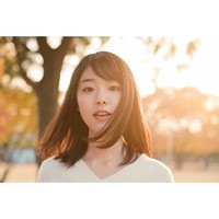 Agen yang bekerja untuk FLaMme Entertainment, agensi khusus pencari bakat di bidang akting, lalu menawarkan kontrak kerja dan membuat Erika resmi bergabung. Ia pun debut sebagai model dan aktris di Jepang. Foto: Dok. Instagram/@erika_karata