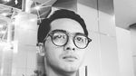 Gaya Keren Ricky Harun Saat Sedang Ngopi dan Dinner Romantis Bersama Istri