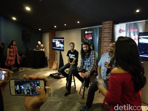 Sibuk Manggung Jadi Pemanasan Ello Sebelum Bebas