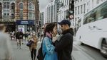 Bikin Baper! Lihat Kemesraan Chicco Jerikho dan Putri Marino di London