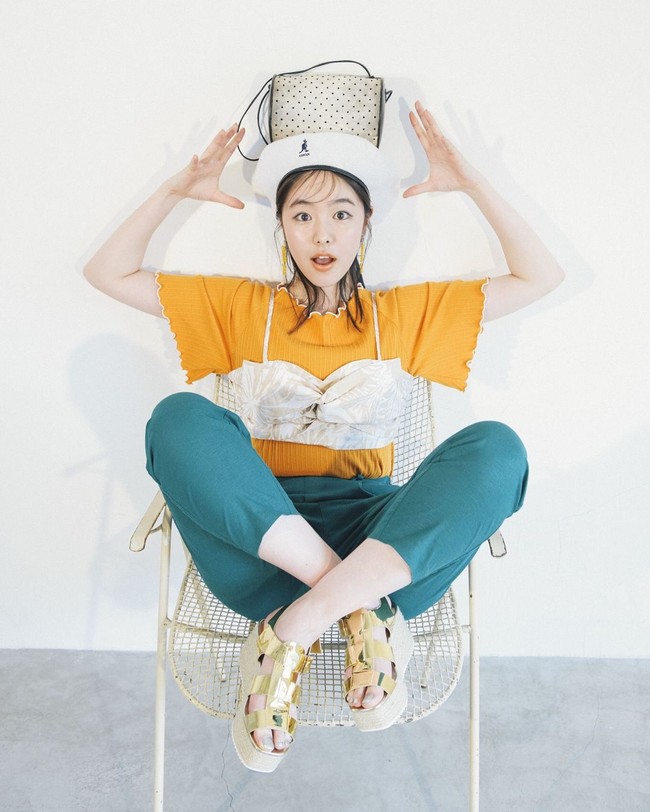 Baru-baru ini sosok dan nama Erika makin populer setelah muncul dalam iklan smartphone LG terbaru. Fans Jepang dan Korea tersihir dengan kecantikannya yang bak seorang idol K-pop. Foto: Dok. Instagram/@erika_karata