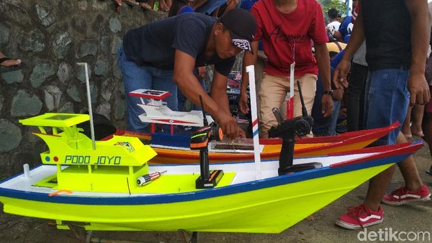 Begini Cara Nelayan Trenggalek Isi Waktu Saat Tidak Melaut