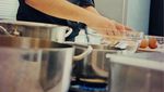 Mengintip Aksi Memasak Chef Ganteng, Steby Rafael