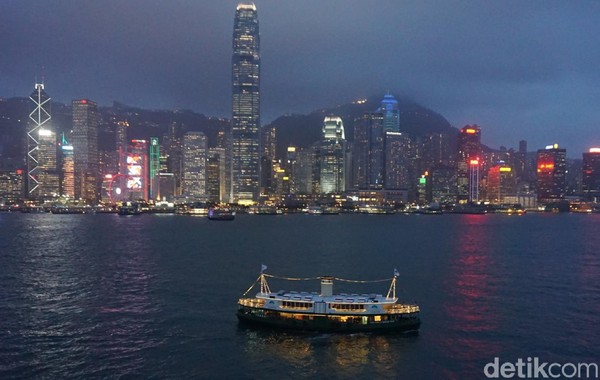 Awalnya disebut Kowloon Ferry Company, dimulai dengan 1 kapal uap tahun 1880. Inilah awal mula layanan feri komersial pertama dari Pelabuhan Victoria (Kanavino Ahmad Rizqo/detikTravel) Awalnya disebut Kowloon Ferry Company, dimulai dengan 1 kapal uap tahun 1880. Inilah awal mula layanan feri komersial pertama dari Pelabuhan Victoria (Kanavino Ahmad Rizqo/detikTravel)