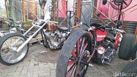 Ini semuanya (kendaraan-Red) memang dari mobil dan motor second hand yang kita modifikasi, bukan kendaraan baru. Bahkan ada yang dari nol, hanya mesin saja, kata Bingky. Foto: Ruly Kurniawan