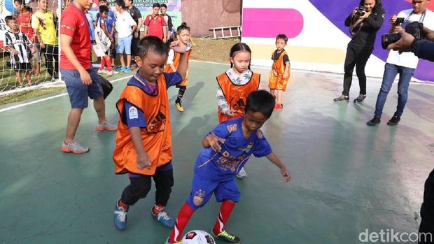 Di Kampung Piala Dunia, Bisa Cukur Rambut Kayak Cristiano Ronaldo
