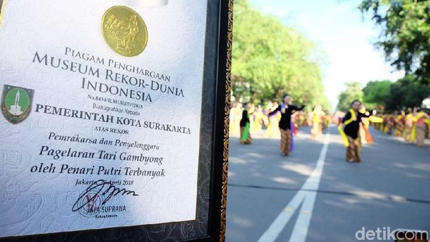 Perhelatan ini mendapat penghargaan MURI. 