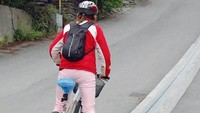 Eskalator sepeda. Mengendarai sepeda merupakan hal yang biasa di Norwegia. Eskalator ini untuk melayani pengendara sepeda saat melewati wilayah yang berbukit. Istimewa/oddee.com