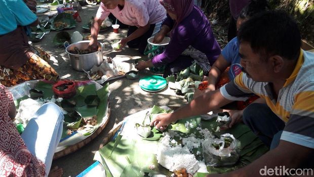 Tradisi Dhawuhan Kali di Kabupaten Semarang. 