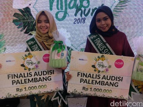 Nala Rahmawati bersama Dwi Gema, pemenang audisi Sunsilk Hijab Hunt 2018 Palembang lainnya