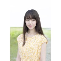 Sosok cantiknya menarik perhatian netizen Korea Selatan setelah muncul sebagai model di video klip Divine milik girlband populer SNSD. Foto: Dok. Instagram/@erika_karata