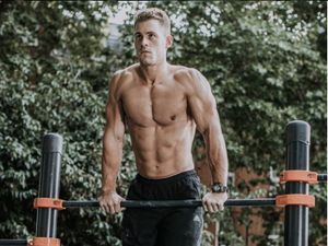Ryan Eyser, Mister England 2017 yang Hobi Olahraga Meski Cacat di Kaki