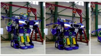 Robot bernama J-deite RIDE ini diklaim bisa bertransformasi menjadi mobil sport hanya dalam waktu 60 detik. Foto: J-deite RIDE, Robot Transformers buatan Jepang (Reuters)