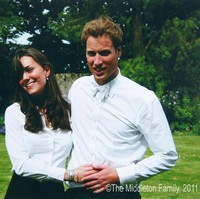 Begini momen Pangeran William dan Kate Middleton semaca pacaran. Foto ini diambil saat acara wisuda mereka di St. Andrews University 2005 silam. Foto: Ist.