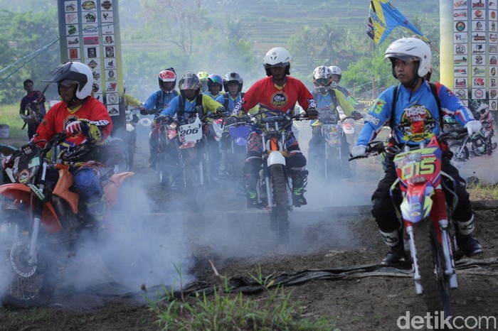 Munggahan ala Rider Trail, Gagahi Hutan dan Sungai Cikao