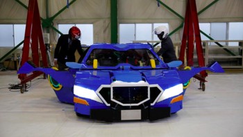Buktinya, pria asal Negeri Sakura bernama Kenji Ishida berhasil membuat robot yang biasanya dijumpai dalam film Transformers. Foto: J-deite RIDE, Robot Transformers buatan Jepang (Reuters)
