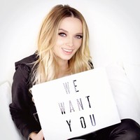 Wanita dengan nama Instagram @mypaleskinblog itu pun kini jadi beauty vlogger dan selebgram. Ia kini bahkan punya hampir 1 juta followers. Foto: Dok. Instagram/Em Ford