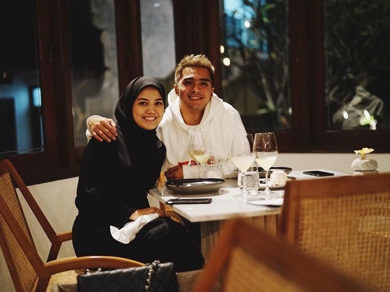 Istri Ricky Harun Sudah Hapus Semua Foto Tanpa Hijab di Instagram Istri Ricky Harun Sudah Hapus Semua Foto Tanpa Hijab di Instagram