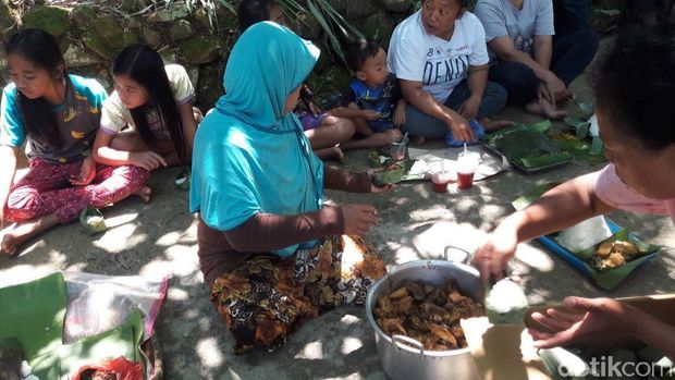 Tradisi Dhawuhan Kali di Kabupaten Semarang.