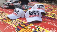 Topi #2019GantiPresiden yang sempat dijual di acara Car Free Day Thamrin-Sudirman. (Foto: Arief Ikhsanudin/detikcom)