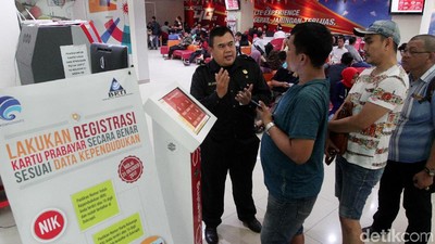 Terakhir Registrasi, Pemilik Kartu Ramaikan Gerai Telkomsel