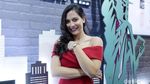 Kala Pevita Pearce Pamer Bahu Indahnya