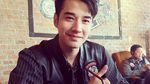 Suka Cupcake dan Kue, Ini Pose Keren Mario Maurer Saat Sedang Makan