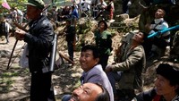 Tradisi ini telah ada semenjak 200 SM. Namun sekarang kegiatan ini tidak lagi diminati laki-laki Lushui karena mereka lebih memilih merantau. (Aly Song/Reuters)