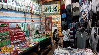 Harga barang di toko ini berkisar mulai dari 20-100 HKD atau sekitar Rp 35.405-Rp 177.028. Traveler tinggal pilih saja mau beli yang mana. (Kanavino/detikTravel)