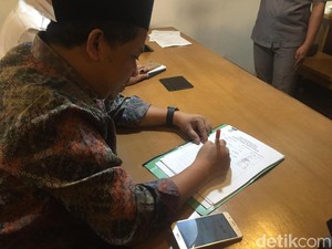 Fahri Hamzah Ikut Teken Usulan Pansus Tenaga Kerja Asing