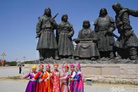 Alun-alun Genghis Khan di Perbatasan China-Mongolia