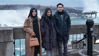 Sebelumnya Syahnaz dan Jeje sempat diledek Raffi Ahmad karena bulan madunya ditambah kehadiran Mama Amy. Dok. Instagram/syahnazs