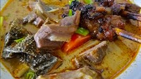 Soto tangkar yang dinikmati @nubitolphotoworks ini punya isian yang lengkap banget. Selain iga, ada babat di dalamnya. Tinggal tambah nasi hangat, langsung nikmat! Foto: Istimewa