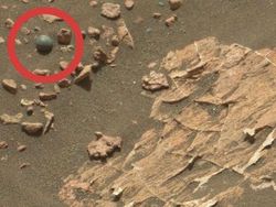 Deretan Foto Aneh yang Tampak di Planet Mars
