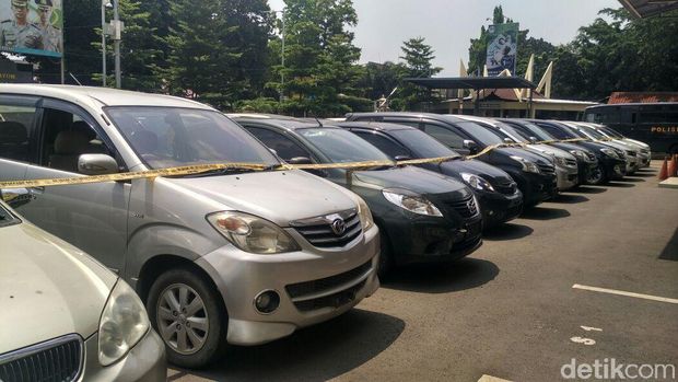 Polres Jaksel rilis kasus pencurian mobil, Senin (30/4/2018)